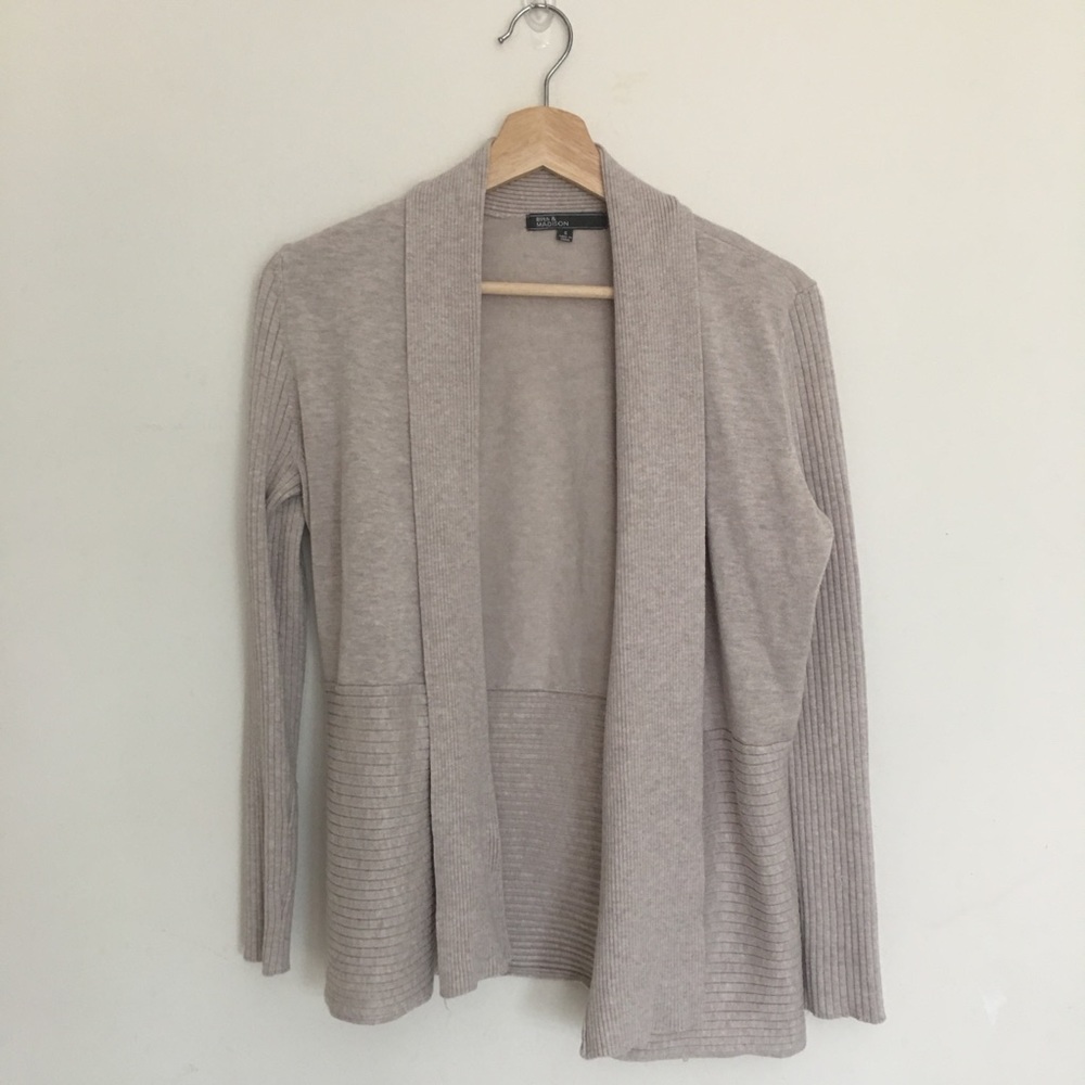 5/$15 Tan cardigan sweater | M